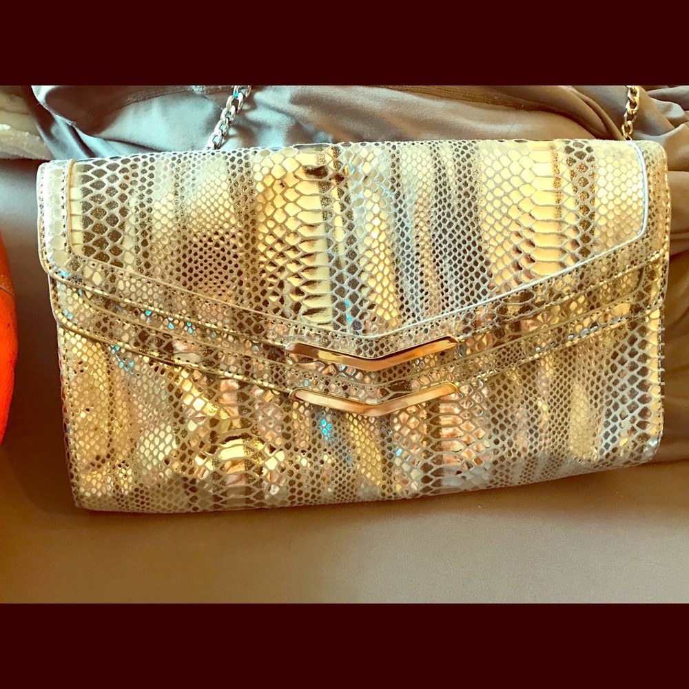 Silver clutch